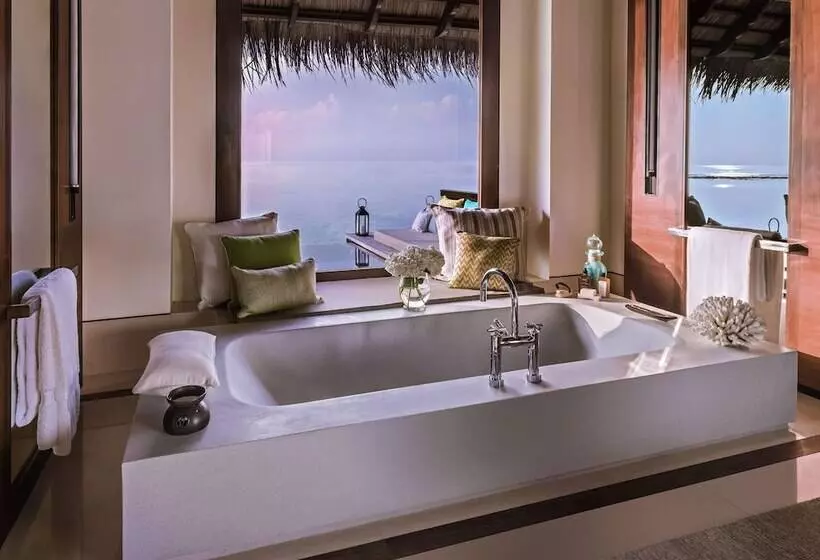 ویلای یک اتاق خوابه با استخر شنا, One&only Reethi Rah