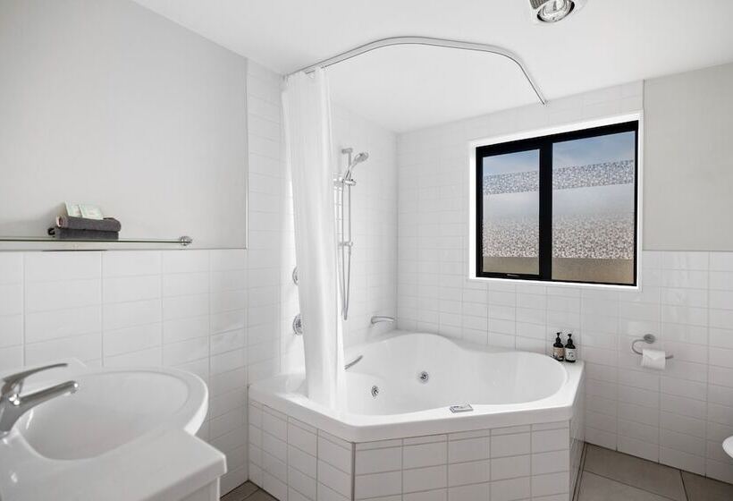 דירת חדר, Avenue Motel