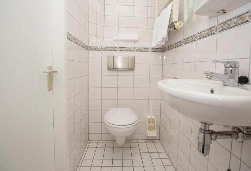 חדר סטנדרט יחיד, Breitner