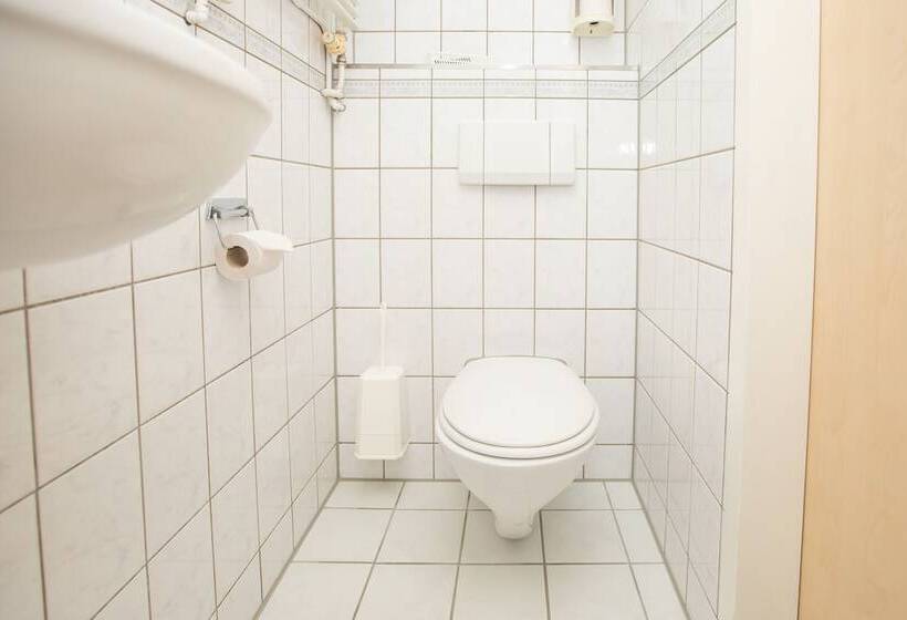 חדר סטנדרט לארבעה, Breitner