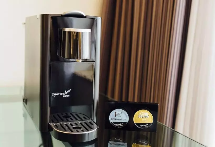 シティビューのダブルベッドスタンダードルーム, Crowne Plaza Auckland, An Ihg