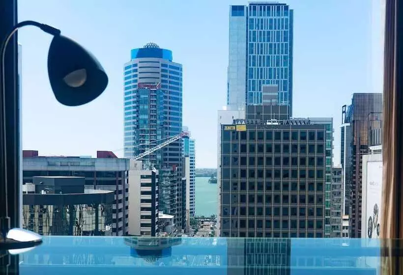 オーシャンビューのプレミアムルーム。, Crowne Plaza Auckland, An Ihg