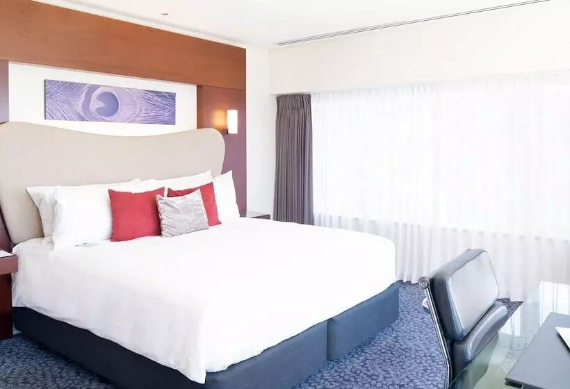 オーシャンビューのプレミアムルーム。, Crowne Plaza Auckland, An Ihg