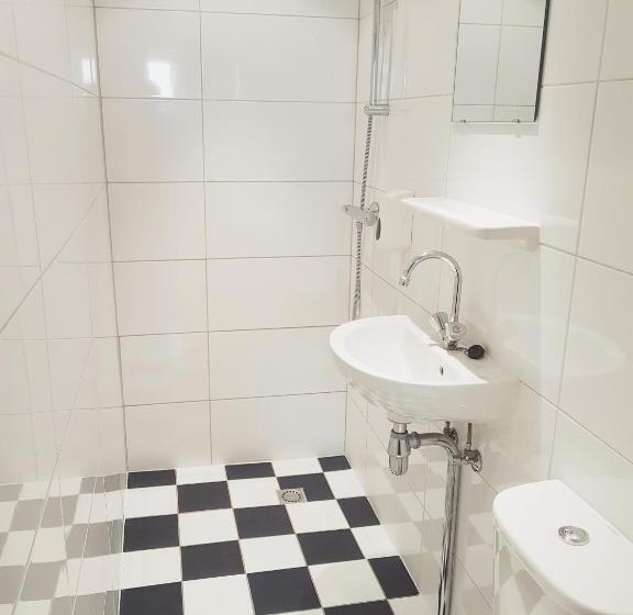 اتاق استاندارد, Damsquare