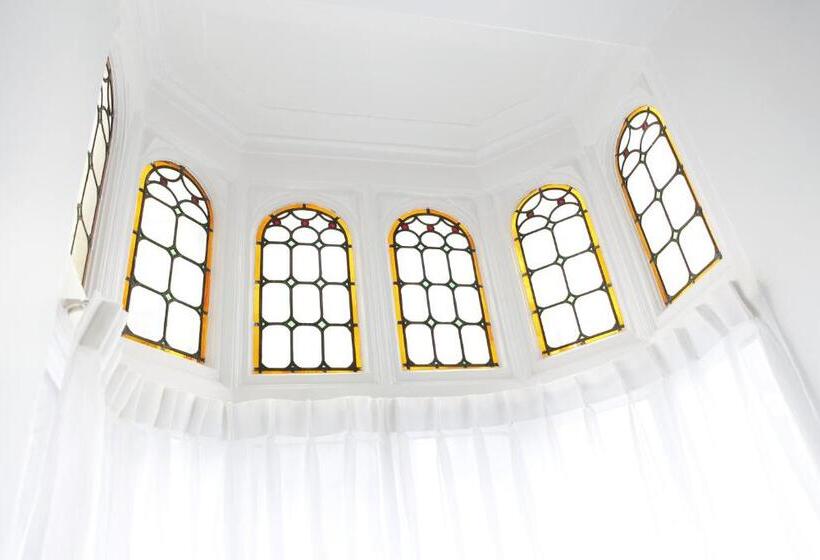 اتاق استاندارد سه نفره, Damsquare