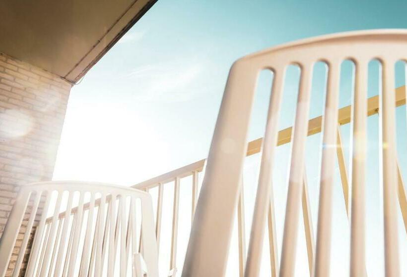 סוויטת ג'וניור נוף לים, De Milliano