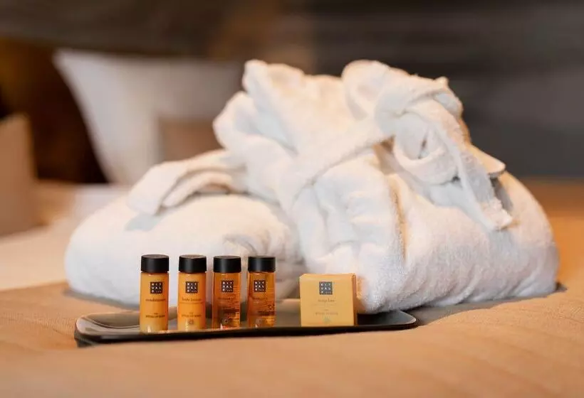 Deluxe Room, Grand Hotel Beatrix