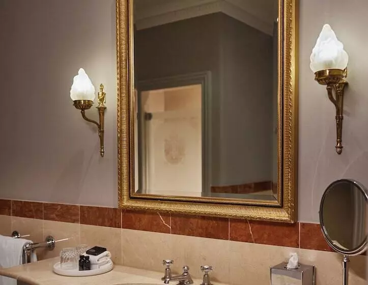 Premium room with river view, Intercontinental Amstel Amsterdam By Ihg