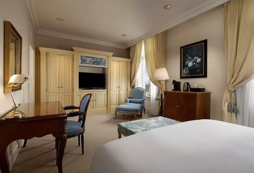Premium room with river view, Intercontinental Amstel Amsterdam By Ihg
