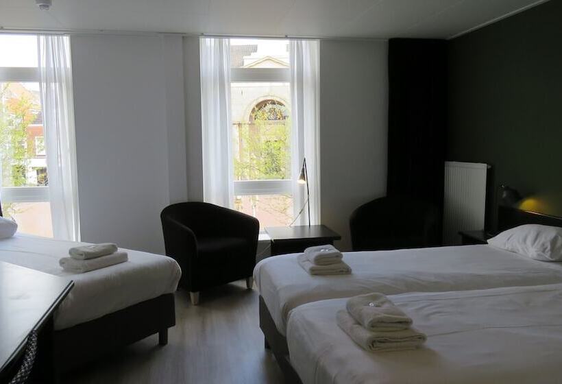 标准三人间, Marktzicht