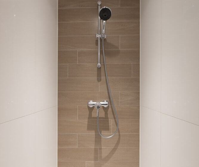 Номер Superior, Mitland