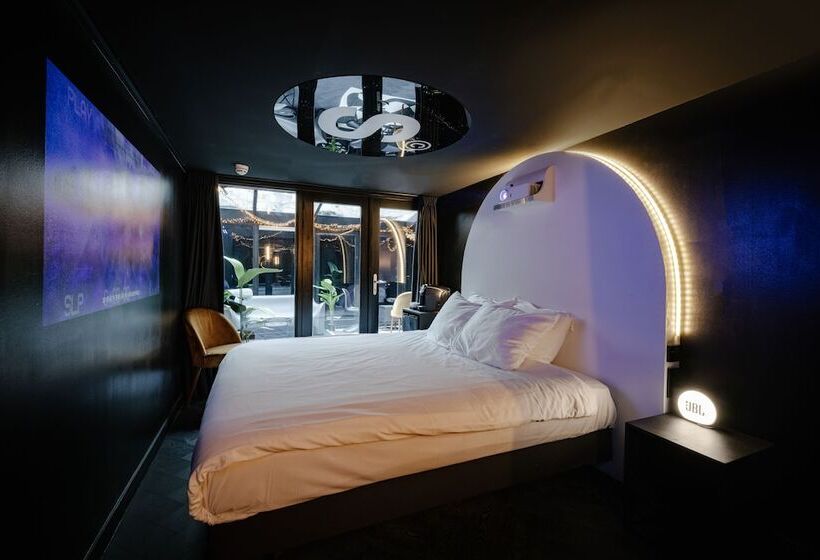 اتاق استاندارد, Supper