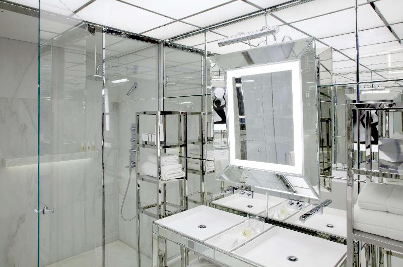 جناح جونيور, NH Collection Amsterdam Flower Market