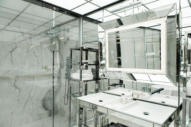 جناح جونيور, NH Collection Amsterdam Flower Market