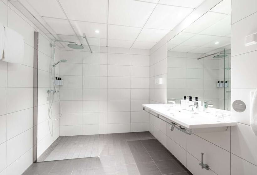 جناح جونيور, Scandic Alexandra Molde