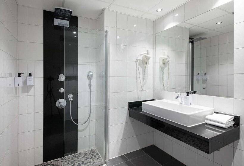 جناح جونيور, Scandic Alexandra Molde