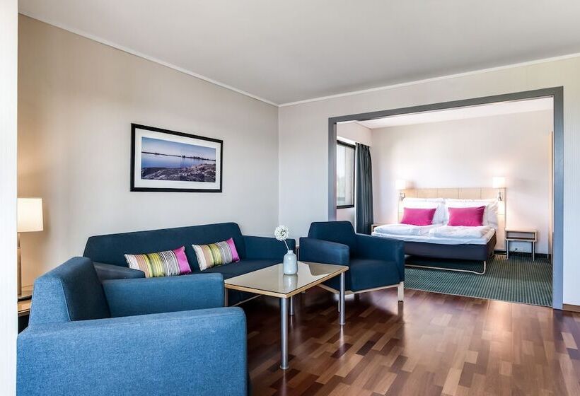 جناح جونيور, Scandic Alexandra Molde