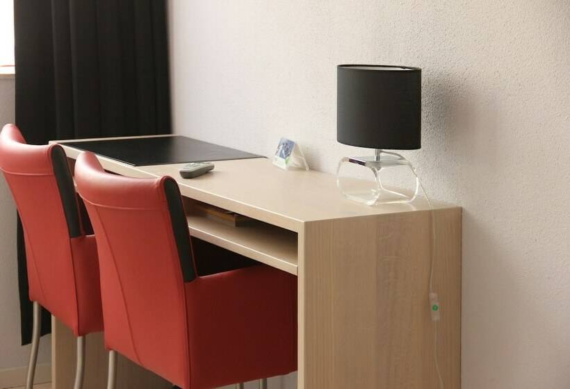 اتاق راحتی, Restaurant Piccard