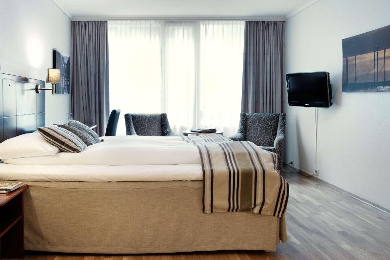 家庭间, Scandic Hell