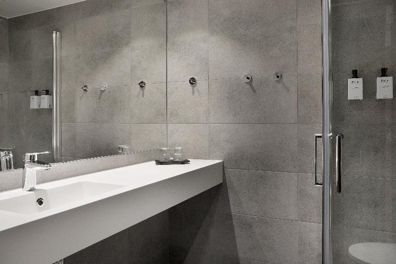 家庭间, Scandic Hell