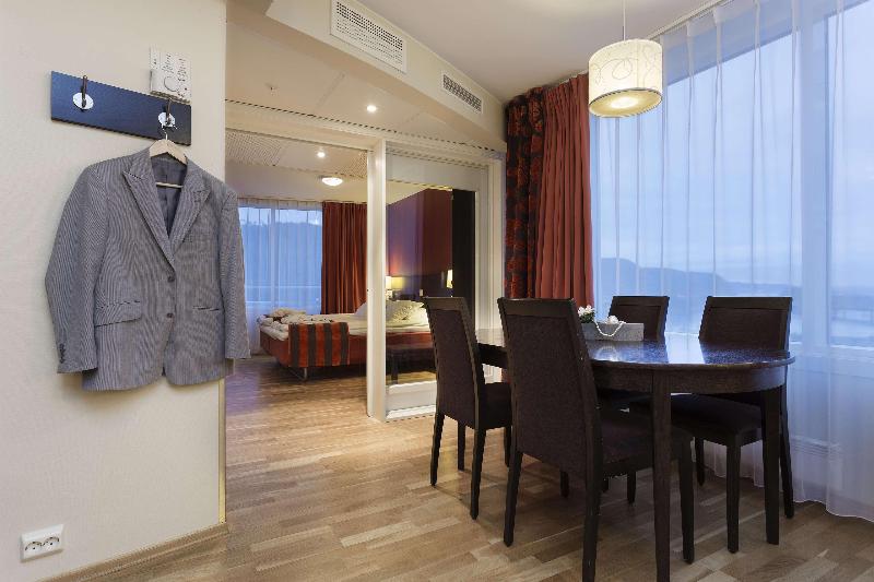 小型套房, Scandic Hell