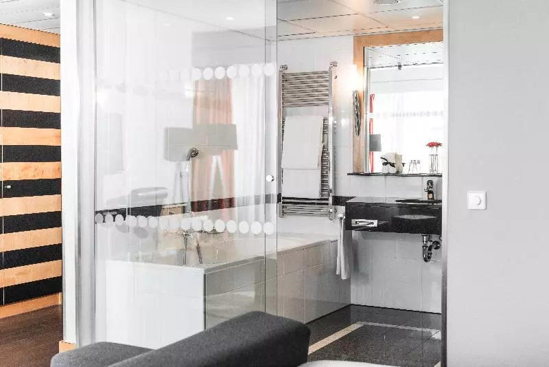 سوییت جونیور, Swissôtel Amsterdam