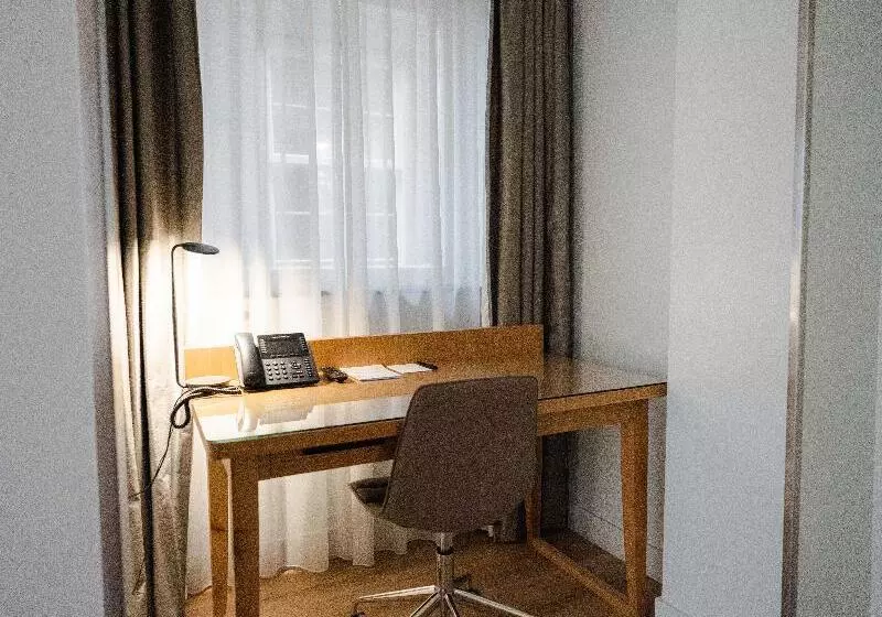 Juniorsviitti Parveke, Swissôtel Amsterdam