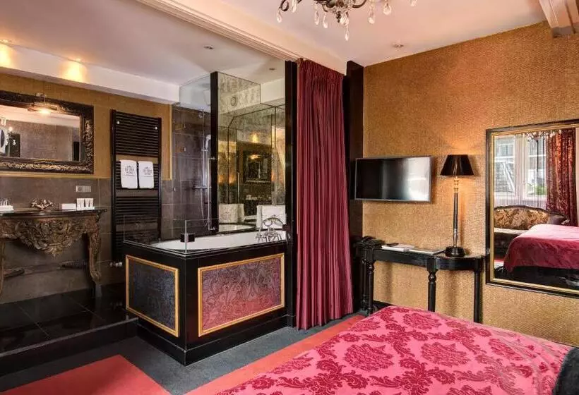 Deluxe Room Garden View, The Pavilions Amsterdam, The Toren