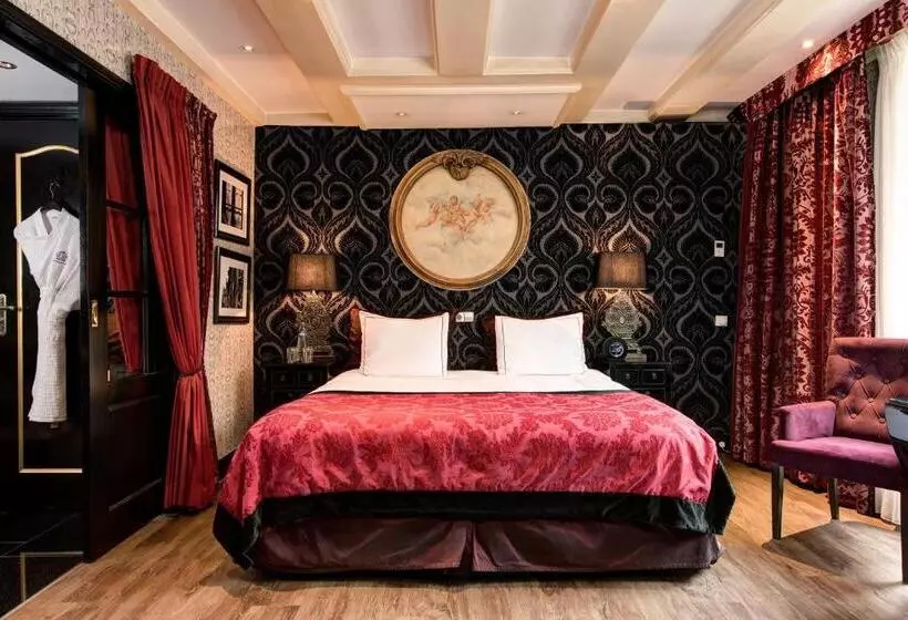 Deluxe Room Garden View, The Pavilions Amsterdam, The Toren