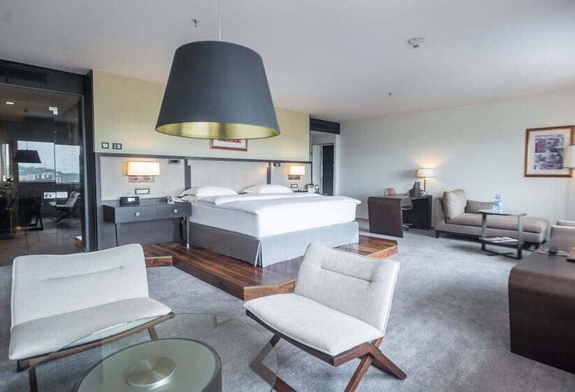 Королевский Номер, Transcorp Hilton Abuja