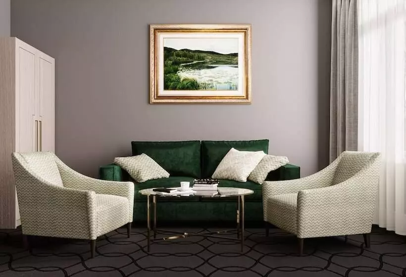اتاق لوکس, Victoria