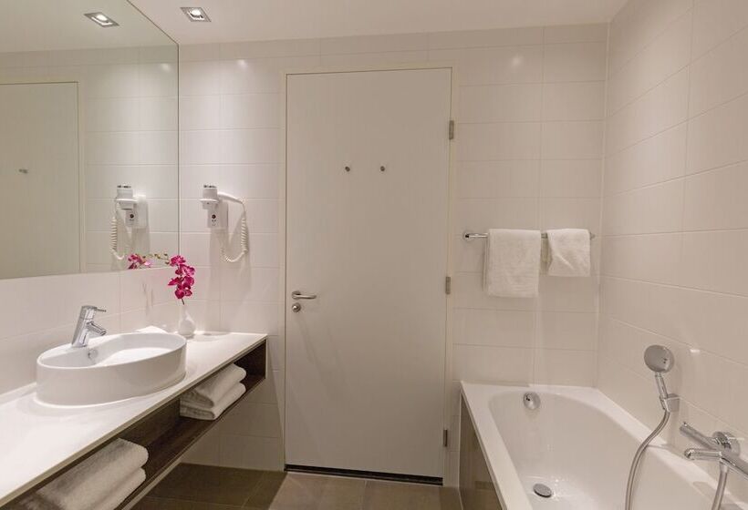 Номер Комфорт, Leonardo Royal Hotel Den Haag Promenade