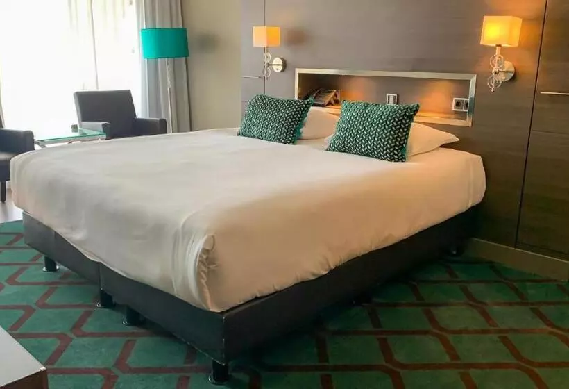 バスタブ付きスーペリアールーム, Van Der Valk Hotel Gilze Tilburg