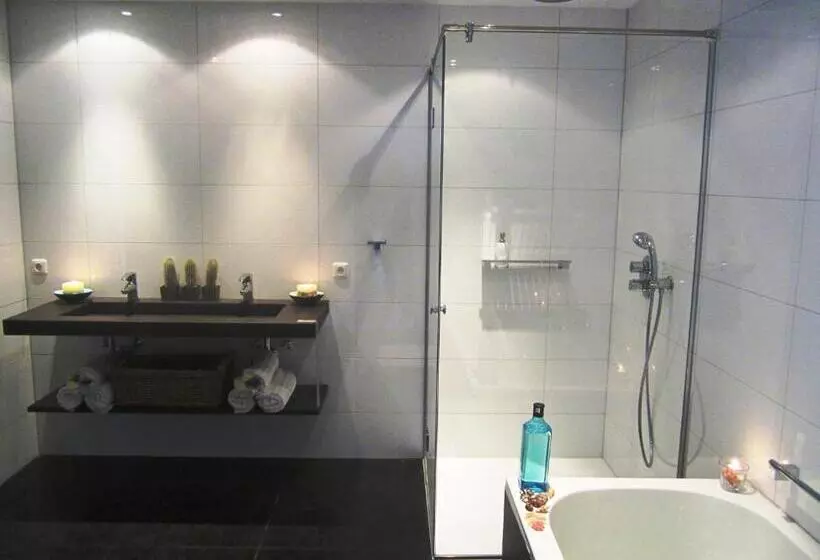 スタンダードスタジオ, Van Der Valk Hotel Gilze Tilburg