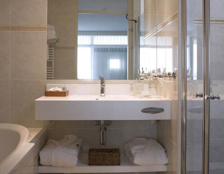 Люкс, Paal 8 Hotel Aan Zee