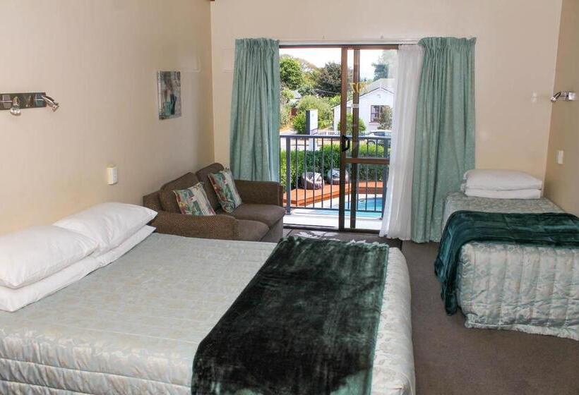 إستوديو قياسى, Balmoral Motel