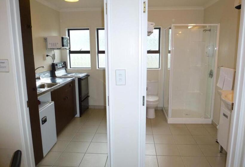 إستوديو قياسى, Balmoral Motel