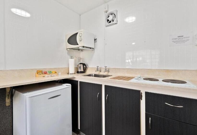 Студия Стандарт, Central Gateway Motel