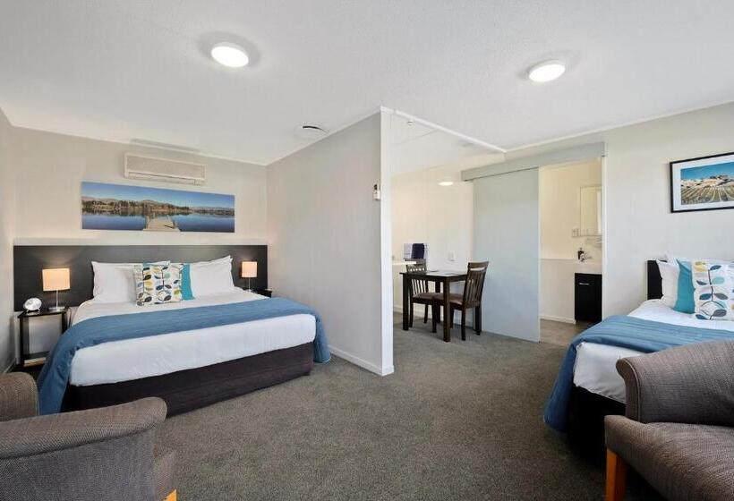 Студия Стандарт, Central Gateway Motel