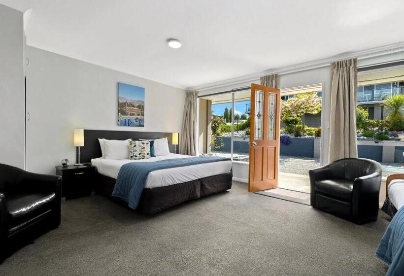 Студия Стандарт, Central Gateway Motel