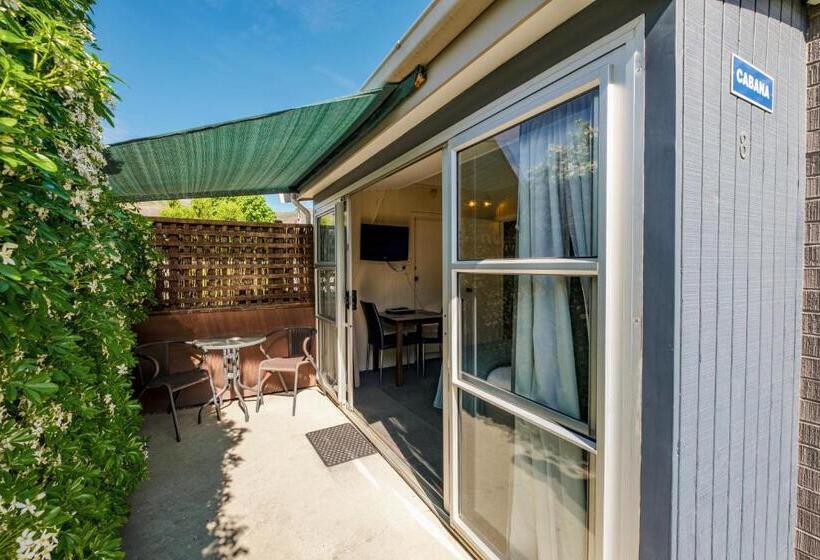 Хижина, Central Gateway Motel