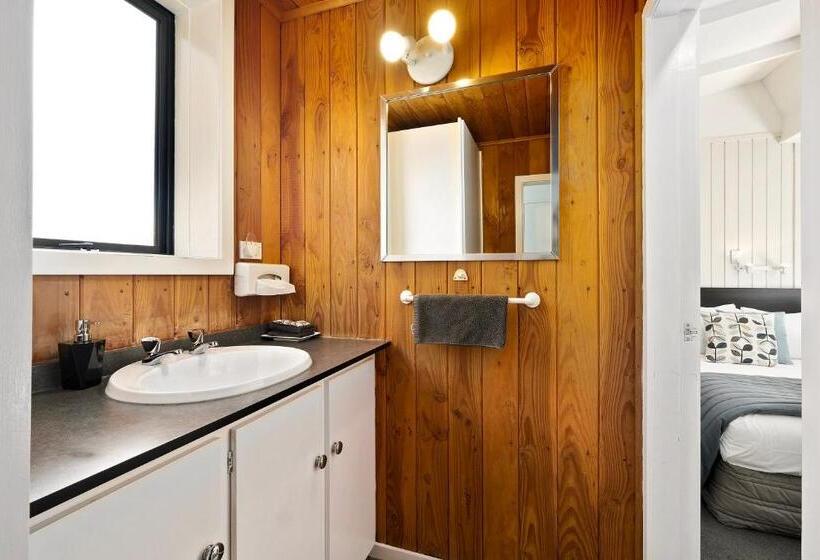 Хижина, Central Gateway Motel