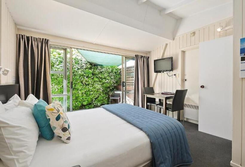 Хижина, Central Gateway Motel