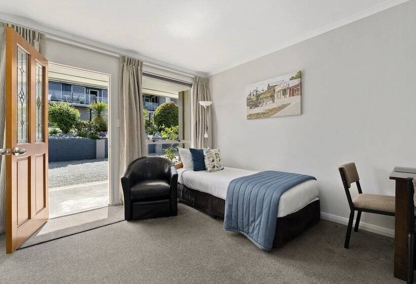 스탠다드 스튜디오, Central Gateway Motel