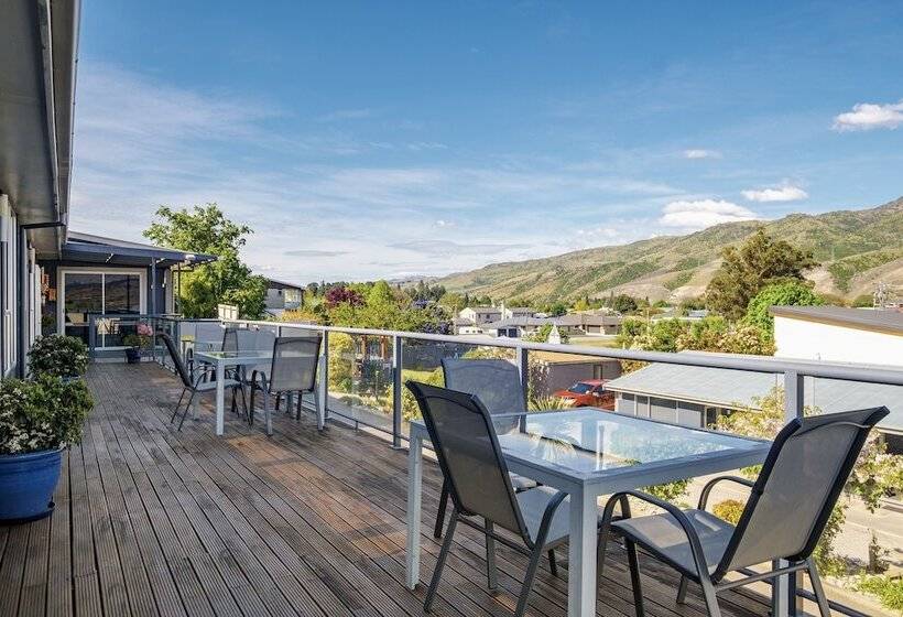 Студио Стандарт с Балконом, Central Gateway Motel