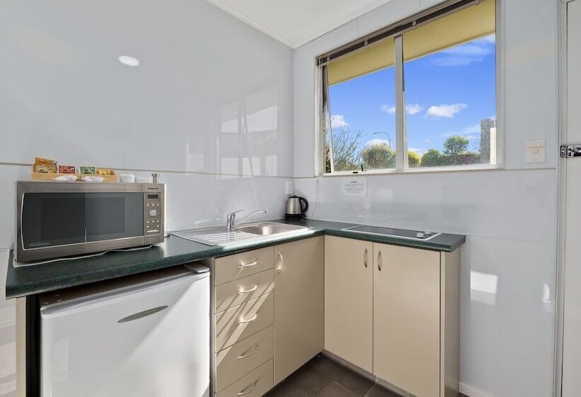 Студио Стандарт с Балконом, Central Gateway Motel