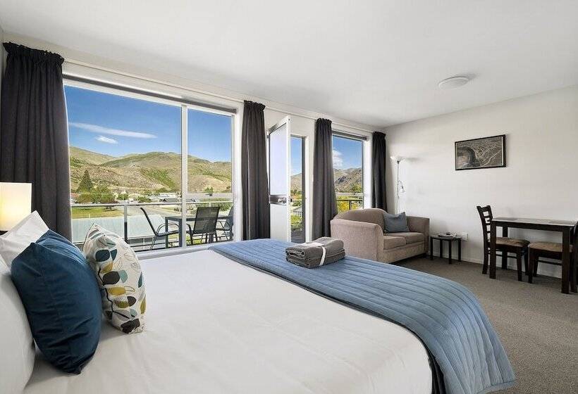 Студио Стандарт с Балконом, Central Gateway Motel