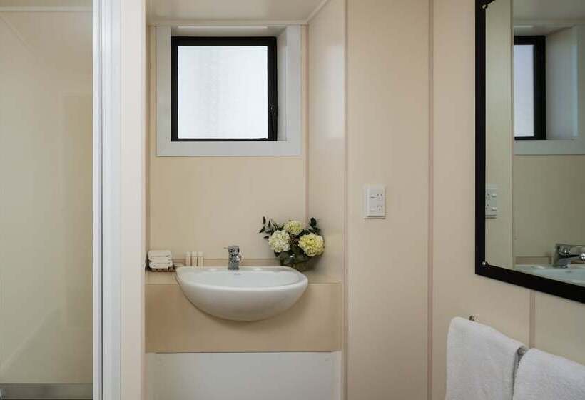 סוויטת סופריור, Atura Wellington