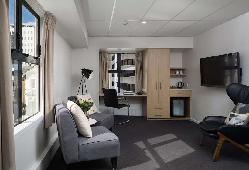 סוויטת סופריור, Atura Wellington