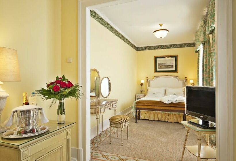 سوییت جونیور, Avenida Palace